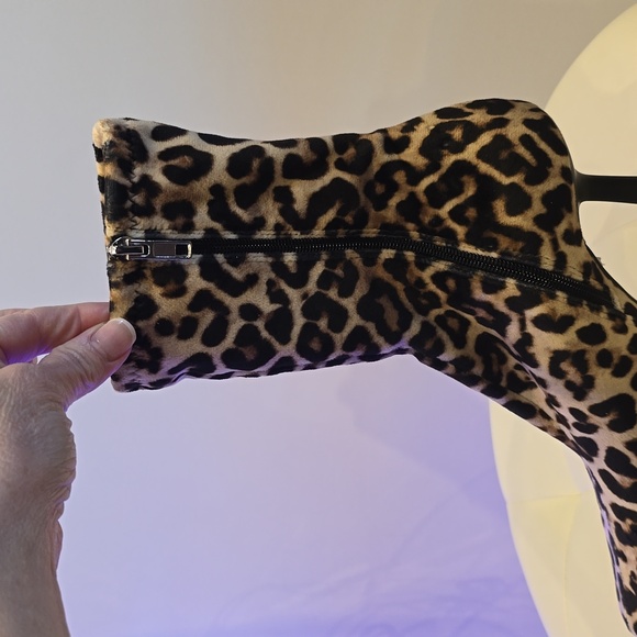 Steve Madden Vatay high heel Leopard zip boot Velvet Stretch Animal FALL NEW HOT - Picture 9 of 9